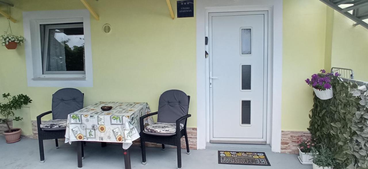 K&K Apartment Кострена Екстериор снимка