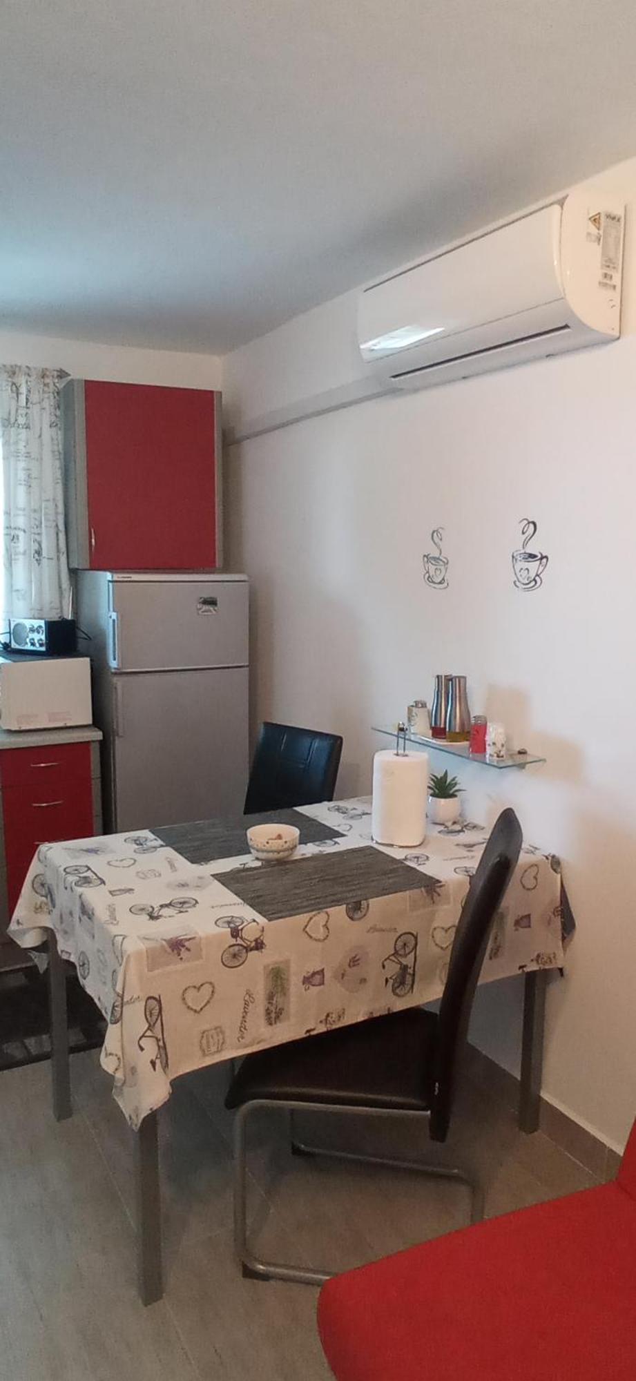 K&K Apartment Кострена Екстериор снимка